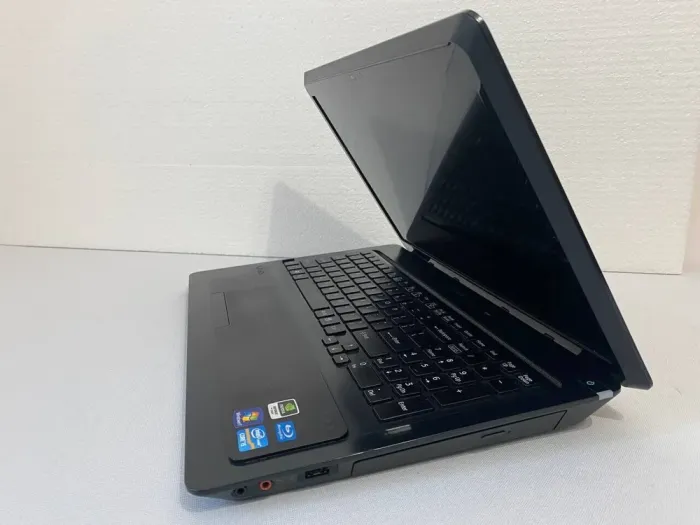 Ноутбук Б-клас Sony Vaio PCG-81412M / 15.6" (1920x1080) TN / Intel Core i5-2450M (2 (4) ядра по 2.5 - 3.1 GHz) / 8 GB DDR3 / 128 GB SSD / nVidia GeForce GT 540M, 2 GB GDDR3, 128-bit / WebCam / DVD-ROM б/в - зображення 6