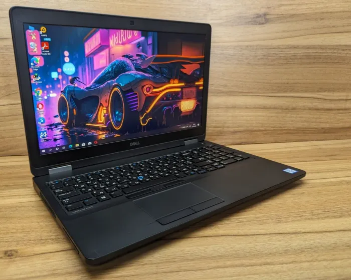 Ноутбук Б-клас Dell Latitude E5570 / 15.6" (1920x1080) IPS / Intel Core i5-6300U (2 (4) ядра по 2.4 - 3.0 GHz) / 8 GB DDR4 / 256 GB SSD / Intel HD Graphics 520 / WebCam / Windows 10 б/в - зображення 5
