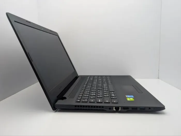 Ноутбук Lenovo IdeaPad 100-15IBD / 15.6" (1920x1080) TN / Intel Pentium 3825U (2 (4) ядра по 1.9 GHz) / 8 GB DDR3 / 240 GB SSD / nVidia GeForce 920M, 1 GB GDDR3, 64-bit / WebCam б/в - зображення 4