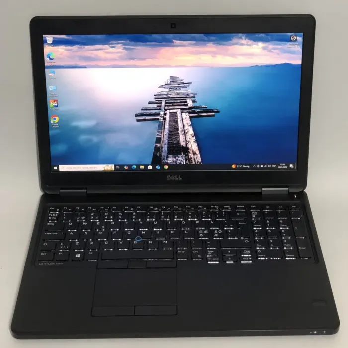 Ноутбук Dell Latitude E5550 / 15.6" (1920x1080) IPS / Intel Core i5-5300U (2 (4) ядра по 2.3 - 2.9 GHz) / 8 GB DDR3 / 500 GB HDD / Intel HD Graphics 5500 / WebCam б/в - зображення 2