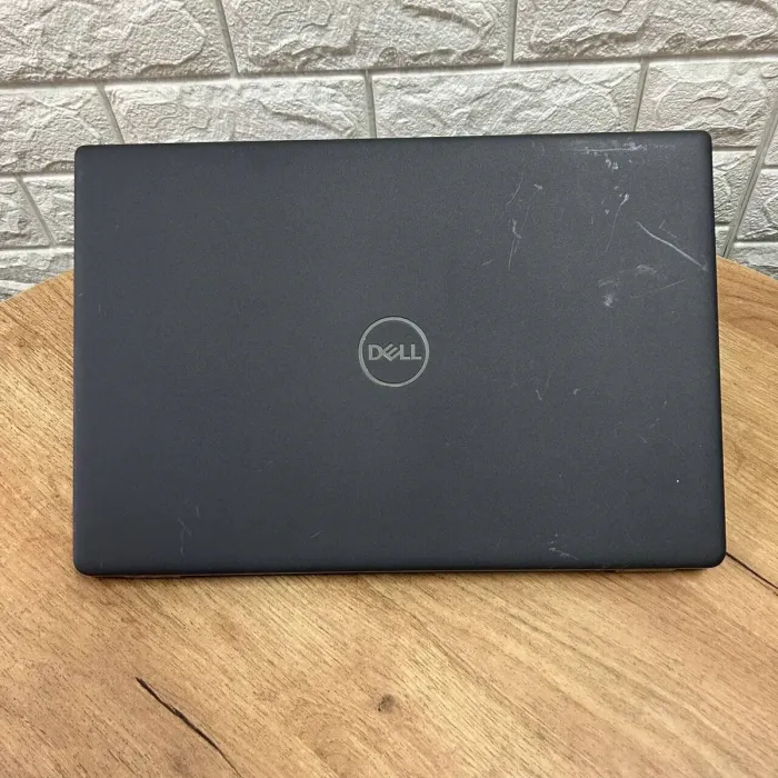 Ноутбук Б-клас Dell Latitude 3510 / 15.6" (1920x1080) IPS / Intel Core i5-10210U (4 (8) ядра по 1.6 - 4.2 GHz) / 16 GB DDR4 / 256 GB SSD / Intel UHD Graphics / WebCam б/в - зображення 3