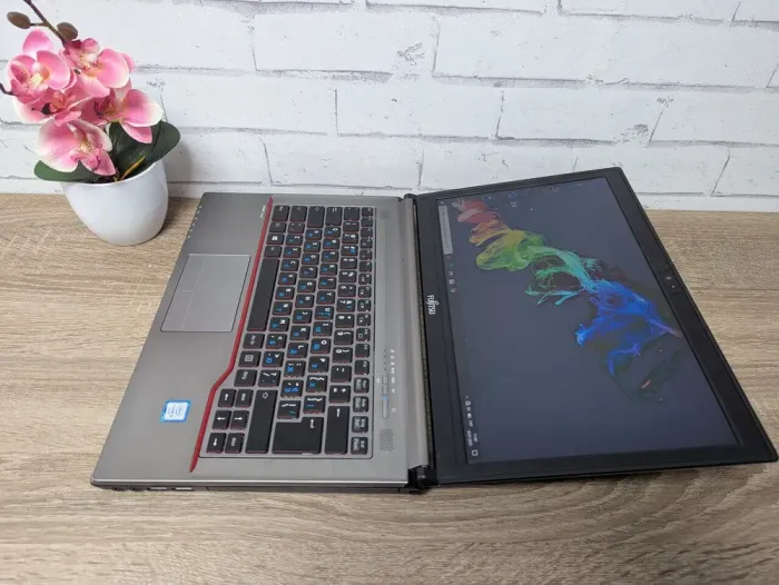 Ноутбук Б-клас Fujitsu LifeBook E746 / 14" (1366x768) TN / Intel Core i5-6200U (2 (4) ядра по 2.3 - 2.8 GHz) / 8 GB DDR4 / 128 GB SSD / Intel HD Graphics 520 / WebCam б/в - зображення 7