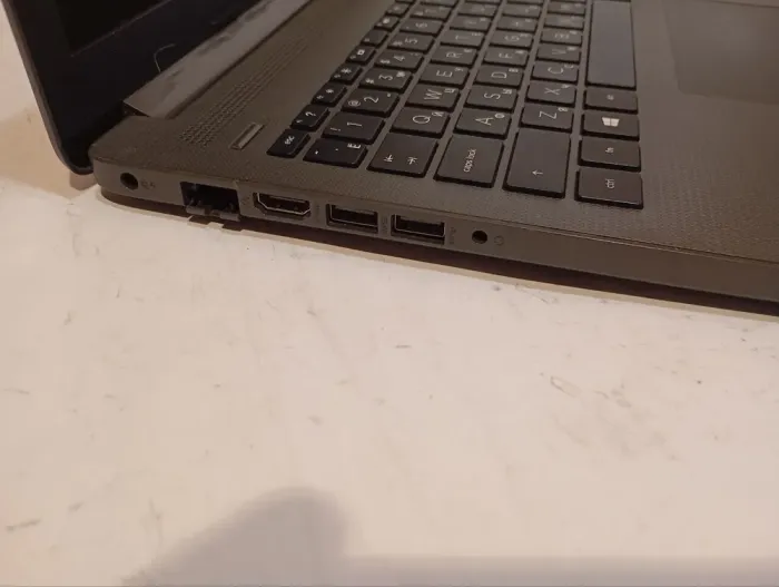 Ультрабук Б-клас HP 255 G7 / 15.6" (1920x1080) TN / AMD A6-9225 (2 ядра по 2.6 - 3.0 GHz) / 8 GB DDR4 / 1000 GB HDD / AMD Radeon R4 Graphics / WebCam б/в - зображення 5