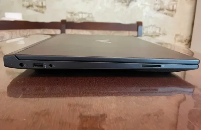 Ігровий ноутбук HP Victus 15-fb0015nr / 15.6" (1920x1080) IPS / AMD Ryzen 5 5600H (6 (12) ядер 3.3 - 4.2 GHz) / 8 GB DDR4 / 512 GB SSD / AMD Radeon RX 6500M, 4 GB GDDR6, 64-bit / WebCam б/у - зображення 6