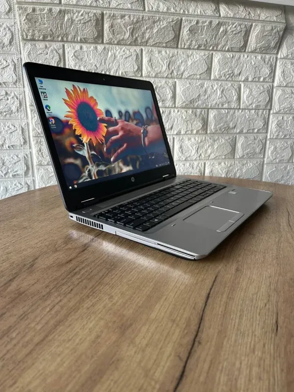 Ноутбук Б-клас HP ProBook 650 G2 / 15.6" (1920x1080) TN / Intel Core i7-6600U (2 (4) ядра по 2.6 - 3.4 GHz) / 8 GB DDR4 / 256 GB SSD M.2 / Intel HD Graphics 520 / WebCam / VGA б/в - зображення 4