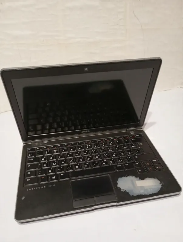 Нетбук Б-клас Dell Latitude E6230 / 12.5" (1366x768) TN / Intel Core i5-3340M (2 (4) ядра по 2.7 - 3.4 GHz) / 4 GB DDR3 / 64 GB SSD / Intel HD Graphics 4000 / WebCam б/в - зображення 3