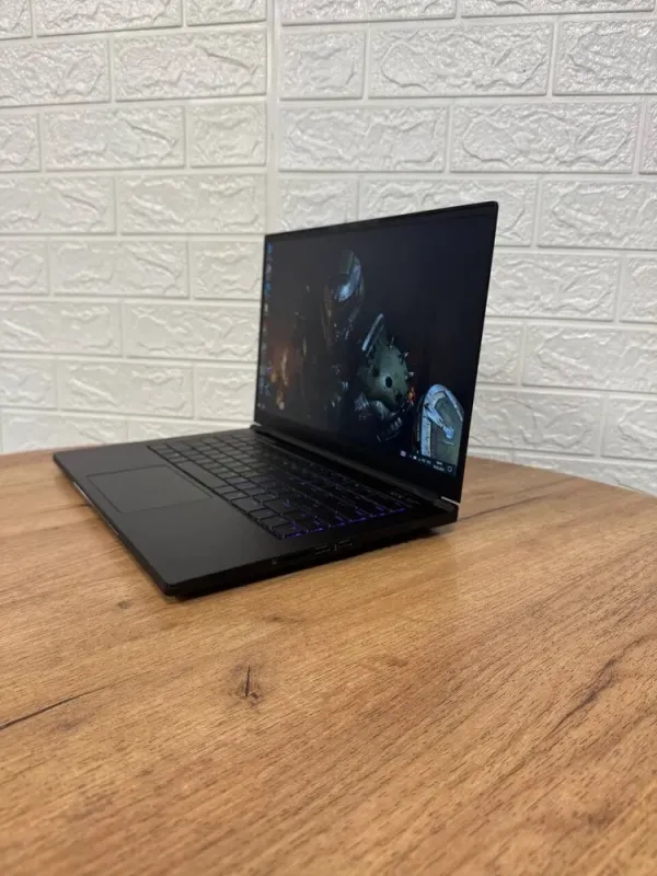 Ігровий ноутбук Eluktronics MAG-15 2070 / 15.6" (1920x1080) IPS / Intel Core i7-9750H (6 (12) ядер по 2.6 - 4.5 GHz) / 32 GB DDR4 / 1000 GB SSD / nVidia GeForce RTX 2070 Max-Q, 8 GB GDDR6, 256-bit / WebCam б/в - зображення 5