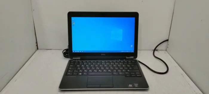 Нетбук Dell Latitude E7240 / 12.5" (1366x768) TN / Intel Core i5-4310U (2 (4) ядра по 2.0 - 3.0 GHz) / 8 GB DDR3 / 256 GB SSD M.2 / Intel HD Graphics 4400 / WebCam б/в - зображення 2
