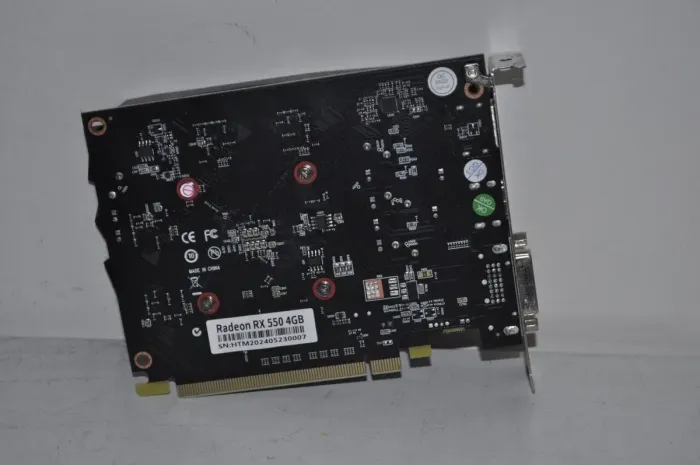 Дискретна відеокарта AMD Radeon RX 550, 4 GB GDDR5, 128-bit / DVI, HDMI, DisplayPort - зображення 5