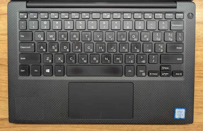 Ультрабук Dell XPS 13 9350 / 13.3" (1920x1080) IPS / Intel Core i5-6200U (2 (4) ядра по 2.3 - 2.8 GHz) / 4 GB DDR3 / 256 GB SSD / Intel HD Graphics 520 / Windows 10 б/в - зображення 3