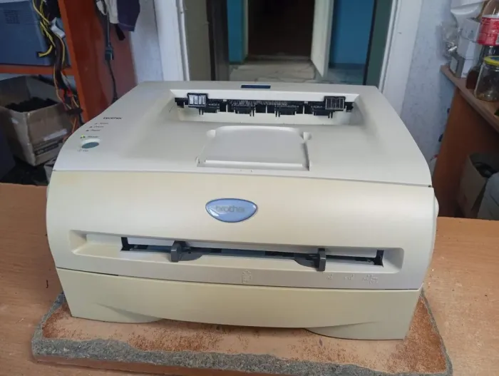 Принтер Б-клас Brother HL-2040R / Лазерний монохромний друк / 600x600 dpi / A4 / 20 стор/хв / USB 2.0, LPT б/в - зображення 2