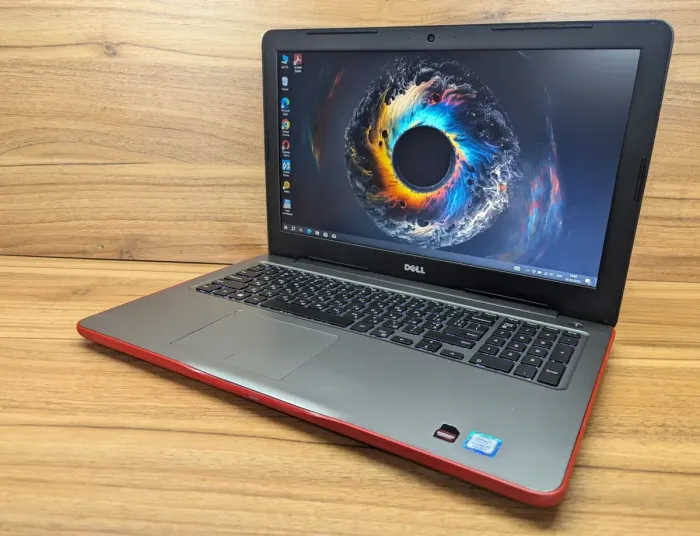 Ноутбук Dell Inspiron 5567 / 15.6" (1920x1080) IPS / Intel Core i7-7500U (2 (4) ядра по 2.7 - 3.5 GHz) / 16 GB DDR4 / 480 GB SSD / AMD Radeon R7 M445, 4 GB GDDR5, 64-bit / WebCam / Windows 10 б/в - зображення 5