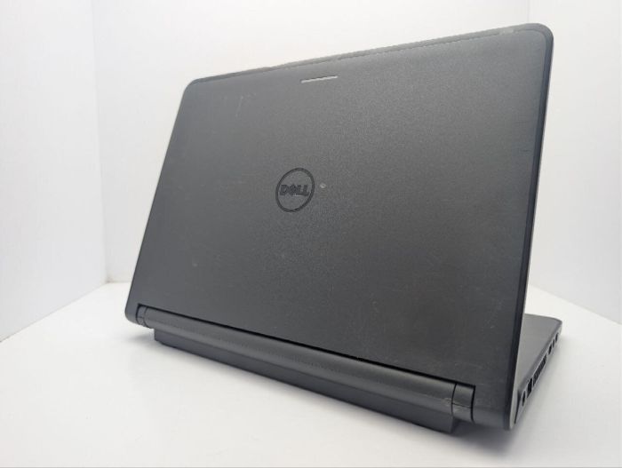 Ноутбук Dell Latitude 3350 / 13.3" (1366x768) TN / Intel Core i3-5005U (2 (4) ядра по 2.0 GHz) / 8 GB DDR3 / 120 GB SSD / Intel HD Graphics 5500 / WebCam б/в - изображение 8
