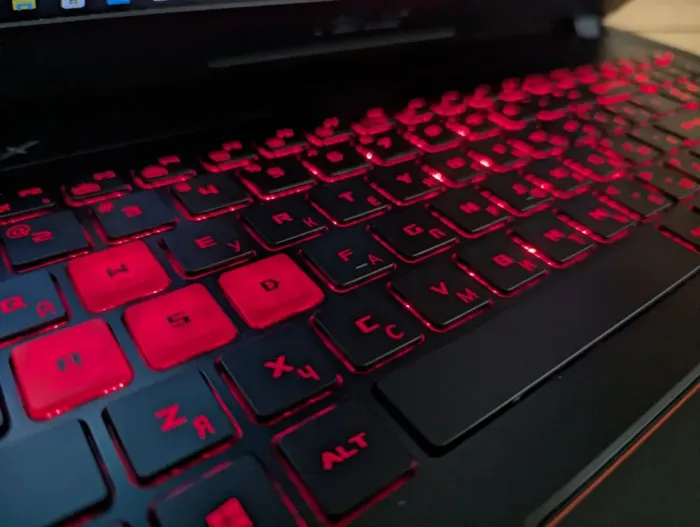 Ігровий ноутбук Asus Strix GL502V / 15.6" (1920x1080) IPS / Intel Core i7-7700HQ (4 (8) ядра по 2.8 - 3.8 GHz) / 16 GB DDR4 / 256 GB SSD + 1000 GB HDD / nVidia GeForce GTX 1070, 8 GB GDDR5, 256-bit / WebCam / Windows 10 б/в - зображення 6