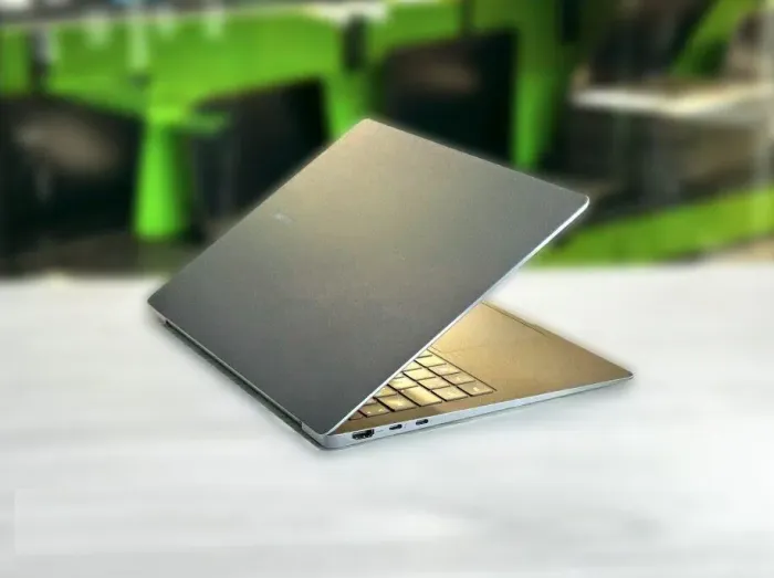 Ультрабук Samsung Galaxy Book 3 NP940XFG / 14" (2880x1800) OLED / Intel Core i7-1360P (12 (16) ядер по 2.2 - 5.0 GHz) / 16 GB DDR5 / 512 GB SSD M.2 / Intel Iris Xe Graphics / WebCam / Win 11 Home б/в - зображення 5