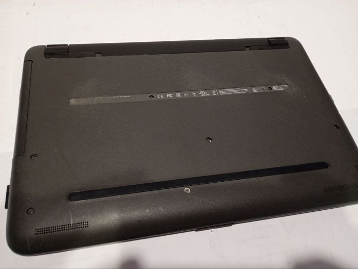 Ноутбук Б-клас HP 250 G4 / 15.6" (1366x768) TN / Intel Core i3-5005U (2 (4) ядра по 2.0 GHz) / 8 GB DDR3 / 128 GB SSD / AMD Radeon R5 M330, 2 GB DDR3, 64-bit / WebCam / АКБ не тримає б/в - зображення 7