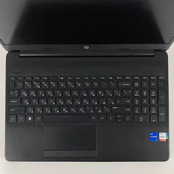 Ультрабук Б-клас HP Laptop 15t-dw400 / 15.6" (1920x1080) IPS / Intel Core i5-1235U (10 (12) ядер по 3.3 - 4.4 GHz) / 16 GB DDR4 / 256 GB SSD / Intel Iris Xe Graphics / WebCam / HDMI б/в - зображення 3