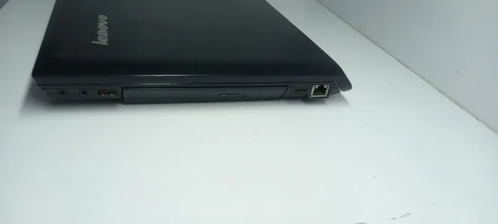 Ноутбук Lenovo B570 / 15.6" (1366x768) TN / Intel Core i3-2330M (2 (4) ядра по 2.2 GHz) / 8 GB DDR3 / 1000 GB HDD / nVidia GeForce 410M, 1 GB DDR3, 64-bit / WebCam б/в - зображення 4