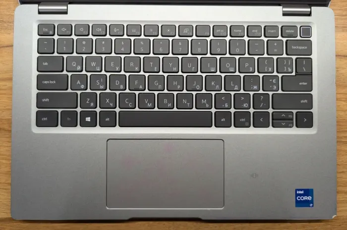 Ультрабук Б-клас Dell Latitude 5420 / 14" (1920x1080) IPS / Intel Core i7-1165G7 (4 (8) ядра по 2.8 - 4.7 GHz) / 16 GB DDR4 / 512 GB SSD / Intel Iris Xe Graphics / WebCam / Windows 10 б/в - зображення 4