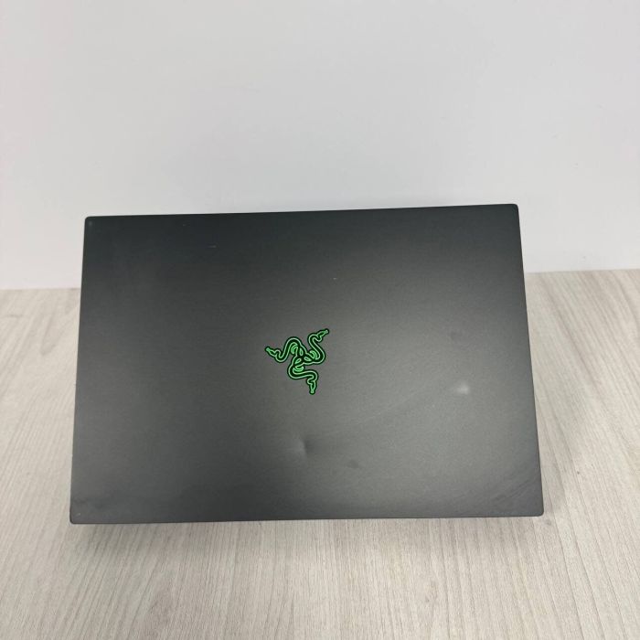 Ігровий ноутбук Razer Blade 16 RZ09-0510 / 16" (2560x1600) IPS / Intel Core i9-14900HX (24 (32) ядра по 2,2 - 5,7 ГГц) / 32 ГБ DDR5 / 2000 ГБ SSD NVMe / nVidia GeForce RTX 4090, 16 ГБ GDDR6, 256-біт / Веб-камера б/в - изображение 7