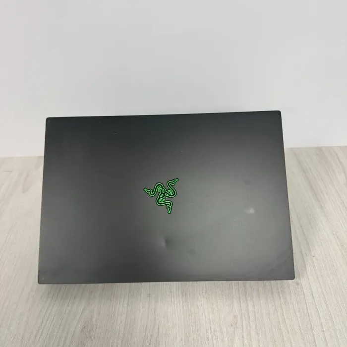Ігровий ноутбук Razer Blade 16 RZ09-0510 / 16" (2560x1600) IPS / Intel Core i9-14900HX (24 (32) ядра по 2,2 - 5,7 ГГц) / 32 ГБ DDR5 / 2000 ГБ SSD NVMe / nVidia GeForce RTX 4090, 16 ГБ GDDR6, 256-біт / Веб-камера б/в - зображення 7