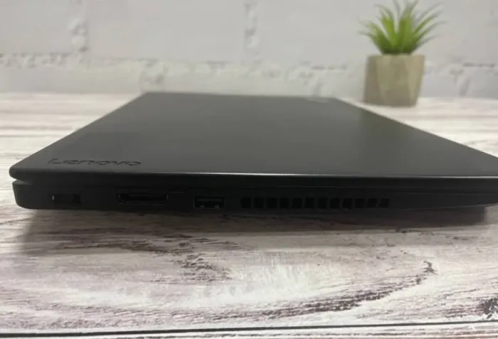 Ультрабук Lenovo ThinkPad 13 / 13.3" (1920x1080) IPS / Intel Core i7-7500U (2 (4) ядра по 2.7 - 3.5 GHz) / 16 GB DDR4 / 256 GB SSD M.2 / Intel HD Graphics 620 / WebCam б/в - зображення 5