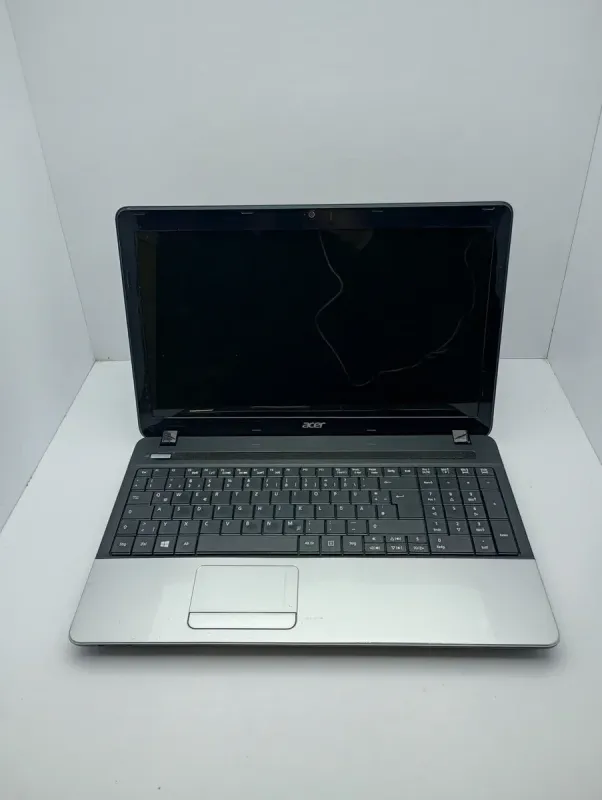 Ноутбук Acer Aspire E1-531 / 15.6" (1366x768) TN / Intel Pentium 2020M (2 ядра по 2.4 GHz) / 8 GB DDR3 / 320 GB HDD / Intel HD Graphics 2500 / WebCam б/в - зображення 2