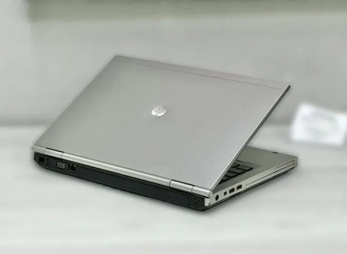 Ноутбук Б-клас HP EliteBook 8460p / 14" (1366x768) TN / Intel Core i5-2540M (2 (4) ядра по 2.6 - 3.3 GHz) / 4 GB DDR3 / 120 GB SSD / Intel HD Graphics 3000 / WebCam / DVD-RW / Win 10 б/в - зображення 5