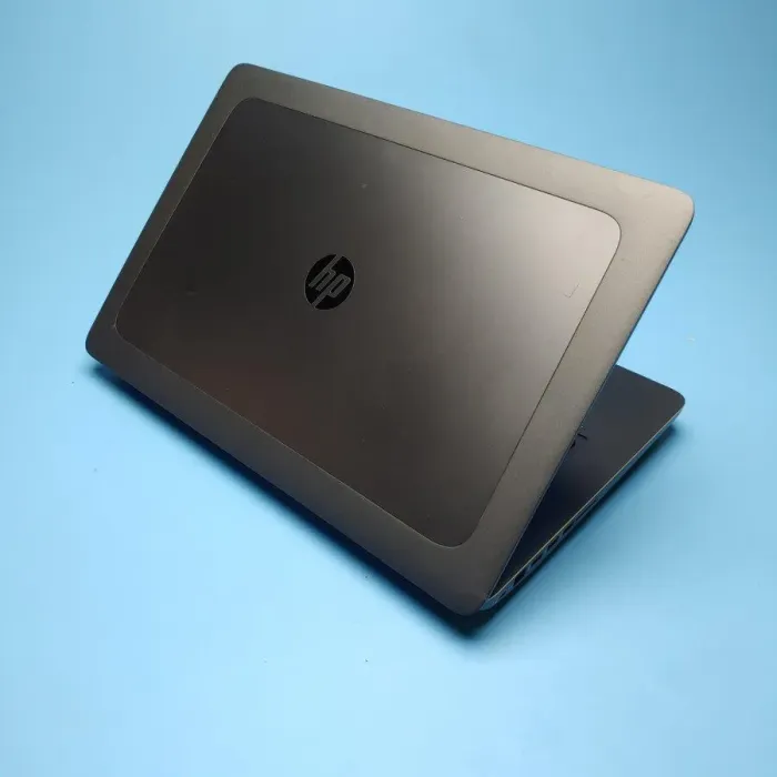 Мобільна робоча станція HP ZBook 17 G4 / 17.3" (1920x1080) IPS / Intel Core i7-7820HQ (4 (8) ядра по 2.9 - 3.9 GHz) / 16 GB DDR4 / 480 GB SSD / nVidia Quadro P3000, 6 GB GDDR5, 192-bit / WebCam / Win 10 Pro б/в - зображення 3