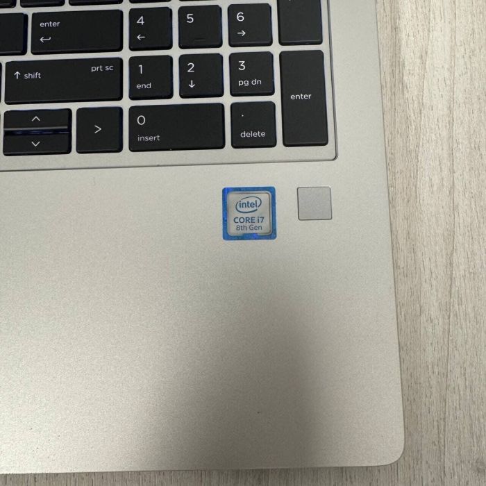 Ультрабук Б-клас HP EliteBook 850 G5 / 15.6" (1920x1080) IPS / Intel Core i7-8550U (4 (8) ядра по 1.8 - 4.0 GHz) / 8 GB DDR4 / 256 GB SSD / Intel UHD Graphics 620 / WebCam б/в - изображение 4