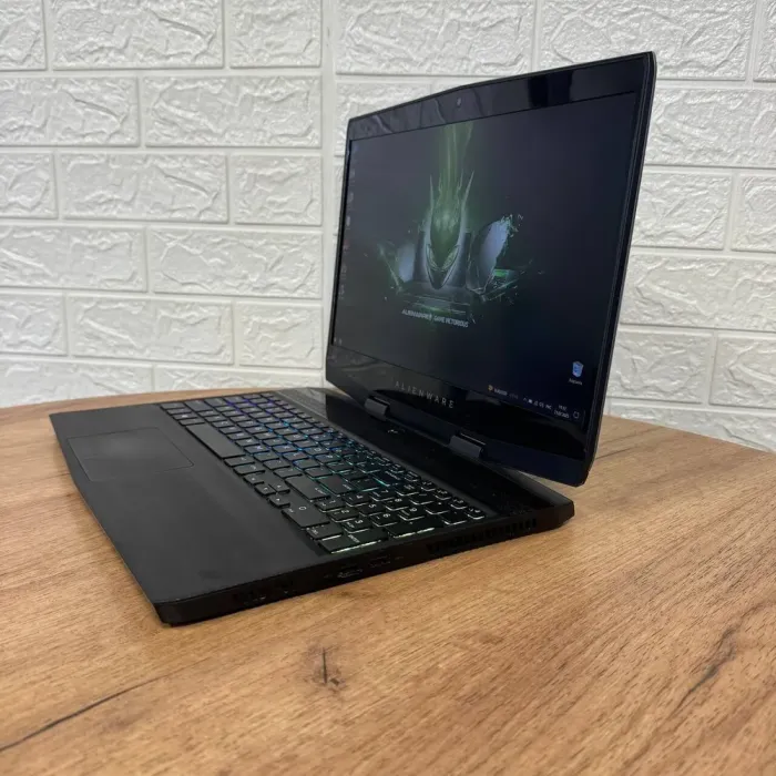 Ігровий ноутбук Б-клас Dell Alienware m15 / 15.6" (1920x1080) IPS / Intel Core i7-8750H (6 (12) ядер по 2.2 - 4.1 GHz) / 16 GB DDR4 / 512 GB SSD / GeForce RTX 2060, 6 GB GDDR6, 192-bit / WebCam б/в - зображення 5