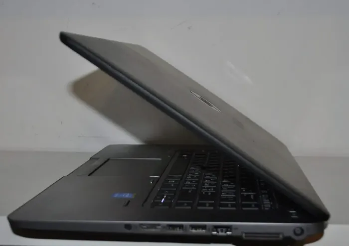 Ноутбук Б-клас HP EliteBook 850 G2 / 15.6" (1366x768) TN / Intel Core i5-5200U (2 (4) ядра по 2.2 - 2.7 GHz) / 8 GB DDR3 / 240 GB SSD / Intel HD Graphics 5500 / WebCam / Windows 11 Pro б/у - зображення 13