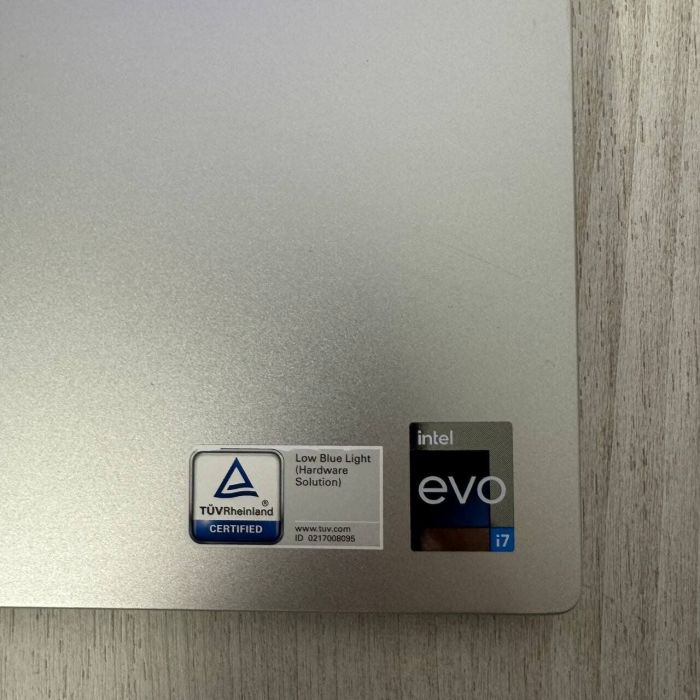 Ультрабук Dell Inspiron 5630 / 16" (1920x1080) IPS Touch / Intel Core i7-1360P (12 (16) ядер по 2.2 - 5.0 GHz) / 16 GB DDR5 / 1000 GB SSD / Intel Iris Xe Graphics / WebCam б/в - изображение 4