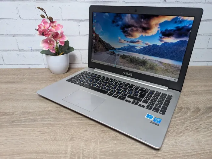 Ноутбук Б-клас Asus R553L / 15.6" (1366x768) TN / Intel Core i3-4030U (2 (4) ядра по 1.9 GHz) / 8 GB DDR3 / 128 GB SSD / Intel HD Graphics 4400 / WebCam / DVD-ROM б/в - зображення 4