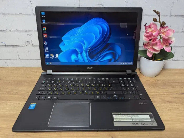 Ноутбук Acer Aspire V5 ZRQ / 15.6" (1366x768) TN / Intel Core i5-4200U (2 (4) ядра по 1.6 - 2.6 GHz) / 8 GB DDR3 / 128 GB SSD / Intel HD Graphics 4400 / WebCam б/в - зображення 2