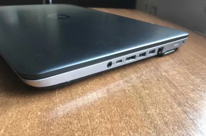 Ноутбук HP ProBook 650 G2 / 15.6" (1920x1080) TN / Intel Core i5-6200U (2 (4) ядра по 2.3 - 2.8 GHz) / 8 GB DDR4 / 256 GB SSD / Intel HD Graphics 520 / WebCam б/в - зображення 5