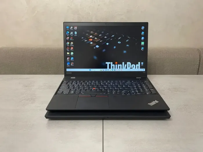 Ультрабук Lenovo ThinkPad T590 / 15.6" (1920x1080) IPS / Intel Core i7-8665U (4 (8) ядра по 1.9 - 4.8 GHz) / 16 GB DDR4 / 256 GB SSD M.2 / Intel UHD Graphics 620 / WebCam / HDMI б/в - зображення 2