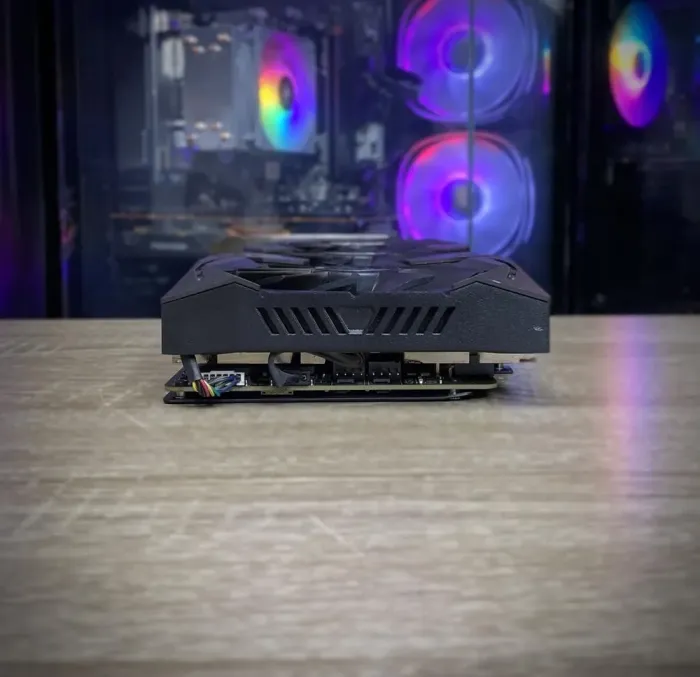 Дискретна відеокарта Asus ROG Strix GeForce GTX 1070 Gaming OC, 8 GB GDDR5, 256-bit / 1x DVI, 2x HDMI, 2x DisplayPort / (ROG-STRIX-GTX1070-O8G-GAMING) б/в - зображення 5