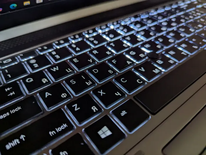 Мобільна робоча станція HP Zbook 15U G5 / 15,6" (1920x1080) IPS / Intel Core i7-8550U (4 (8) ядра по 1.8 - 4.0 GHz) / 16 GB DDR4 / 512 GB SSD / AMD Radeon Pro WX 3100, 2 GB GDDR5, 128-bit / WebCam / TouchID / Windows 10 б/в - изображение 6