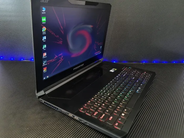 Ігровий ноутбук Б-класс Acer Predator Triton 700 PT715-51 / 15.6" IPS / Intel Core i7-7700HQ (4(8) ядра по 2.8-3.8 GHz) / 16GB DDR4 / 512GB SSD / GeForce GTX 1080, 8GB GDDR5X, 256-bit / WebCam / HDMI б/в - зображення 3