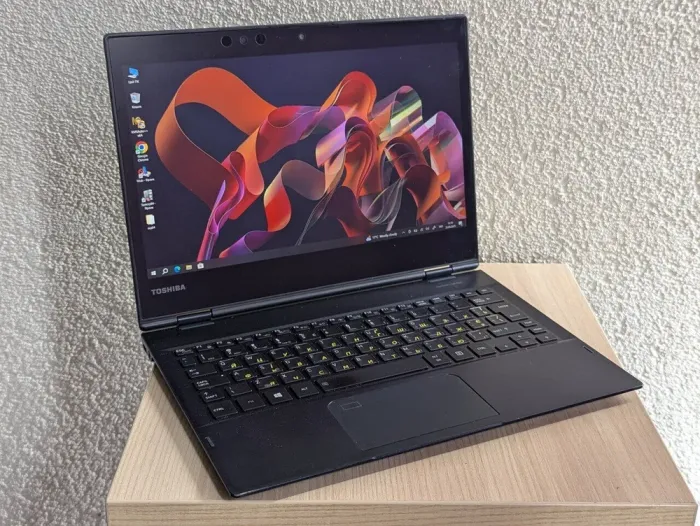 Нетбук Toshiba Portege X20W-E / 12.5" (1920x1080) TN Touch / Intel Core i5-8350U (4 (8) ядра по 1.7 - 3.6 GHz) / 16 GB DDR3 / 256 GB SSD / Intel UHD Graphics 620 / WebCam б/в - зображення 4