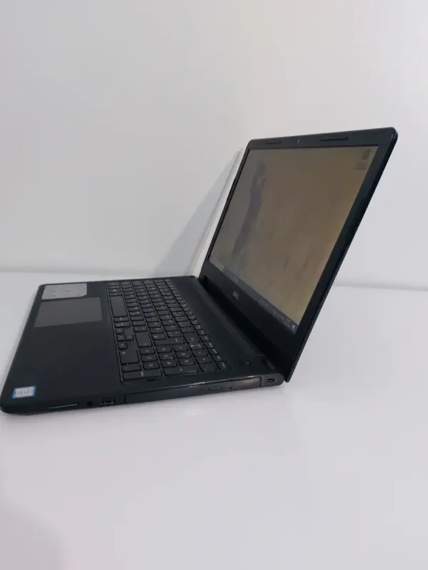 Ноутбук Dell Vostro 15-3568 / 15.6" (1366x768) TN / Intel Core i3-7100U (2 (4) ядра по 2.4 GHz) / 16 GB DDR4 / 256 GB SSD / Intel HD Graphics 620 / WebCam / DVD-ROM б/в - зображення 5