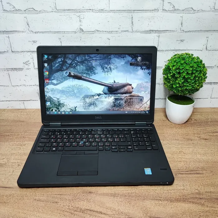 Ноутбук Б-клас Dell Latitude E5550 / 15.6" (1366x768) TN / Intel Core i5-5300U (2 (4) ядра по 2.3 - 2.9 GHz) / 8 GB DDR3 / 128 GB SSD / Intel HD Graphics 5500 / WebCam б/в - зображення 2