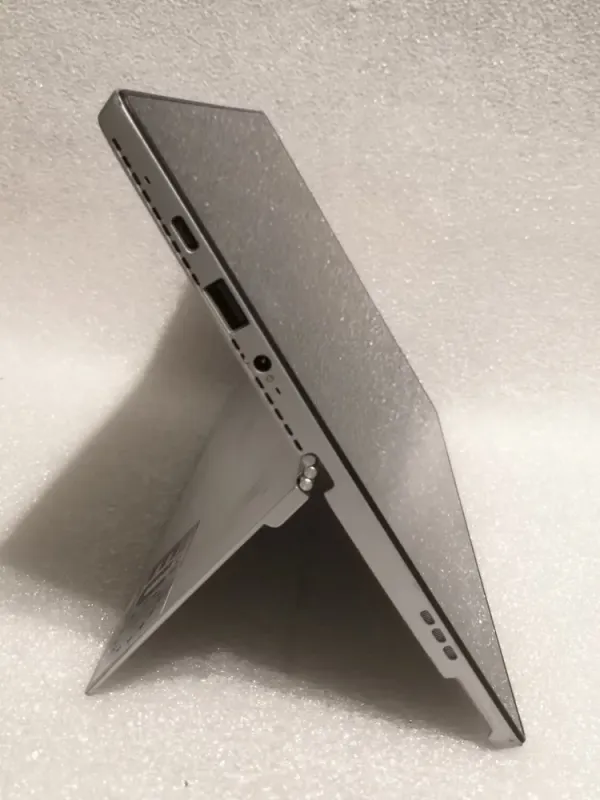 Планшет Б-клас Lenovo IdeaPad Miix 510-12ISK / 12.2" IPS Touch / Core i3-6100U (2(4) ядра по 2.3GHz) / 4GB DDR4 / 128GB SSD M.2 /HD Graphics 520 / WebCam 2 MP + 5 MP / USB 3  Без клавіатури / Win 10 Home  б/в - зображення 3