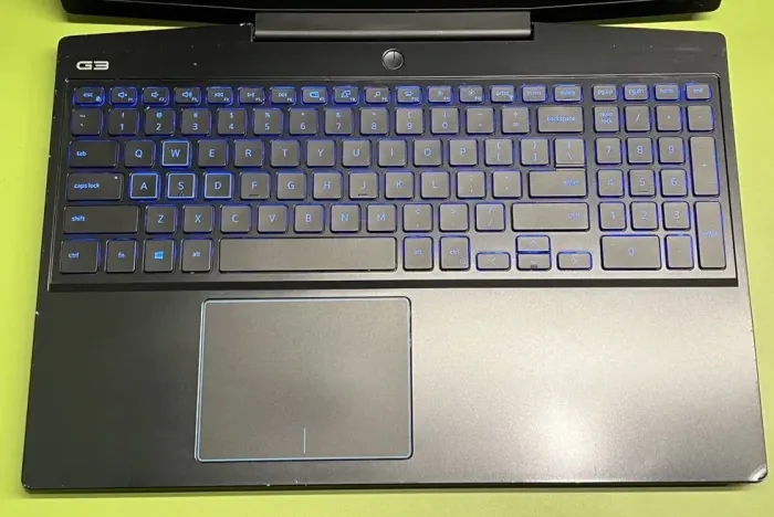 Игровой ноутбук Б класс Dell Inspiron G3 3500 / 15.6" (1920x1080) IPS / Intel Core i5-10300H (4 (8) ядра по 2.5 - 4.5 GHz) / 8 GB DDR4 / 256 GB SSD / nVidia GeForce GTX 1650 Ti, 4 GB GDDR6, 128-bit / WebCam  б/в - зображення 8