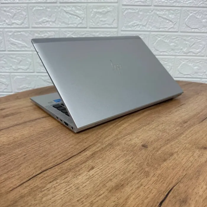 Ультрабук Б-клас HP EliteBook 840 G8 / 14" (1920x1080) IPS Touch / Intel Core i5-1135G7 (4 (8) ядра по 2.4 - 4.2 GHz) / 8 GB DDR4 / 256 GB SSD / Intel Iris Xe Graphics / WebCam б/в - зображення 6