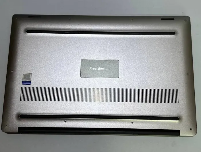 Ультрабук Dell Precision 5520 / 15.6" (1920x1080) IPS / Intel Core i5-7440HQ (4 ядра по 2.8 - 3.8 GHz) / 16 GB DDR4 / 256 GB SSD / Intel HD Graphics 630 / WebCam / Win 11 б/в - зображення 4