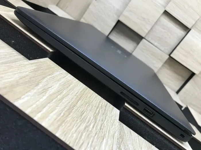 Ноутбук Б-клас Dell Inspiron 3593 / 15.6" (1366x768) TN / Intel Core i5-1035G1 (4 (8) ядра по 1.0 - 3.6 GHz) / 8 GB DDR4 / 256 GB SSD / Intel UHD Graphics / WebCam / Windows 10 лицензия б/в - зображення 6