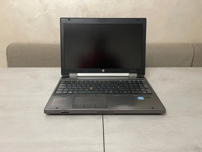 Мобільна робоча станція HP EliteBook 8570w / 15.6" (1920x1080) TN / Intel Core i7-3720QM (4 (8) ядра по 2.6 - 3.6 GHz) / 12 GB DDR3 / 64 GB SSD + 500 GB HDD / nVidia Quadro K1000M, 2 GB GDDR3, 128-bit б/в - зображення 3