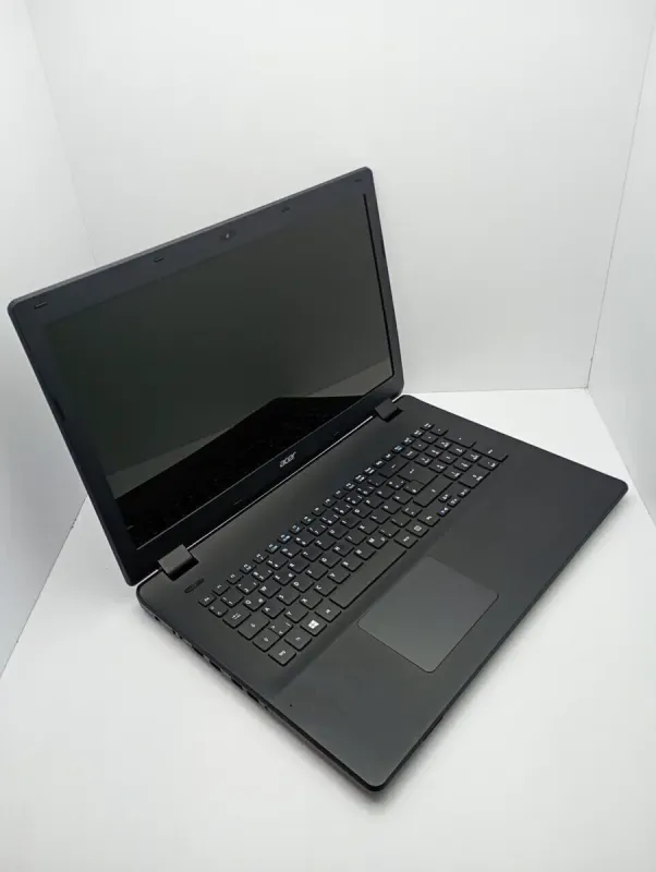 Ноутбук Acer Aspire ES1-711 / 17.3" (1600x900) TN / Intel Celeron N2940 (4 ядра по 1.83 - 2.25 GHz) / 4 GB DDR3 / 120 GB SSD / Intel HD Graphics / WebCam б/в - зображення 5